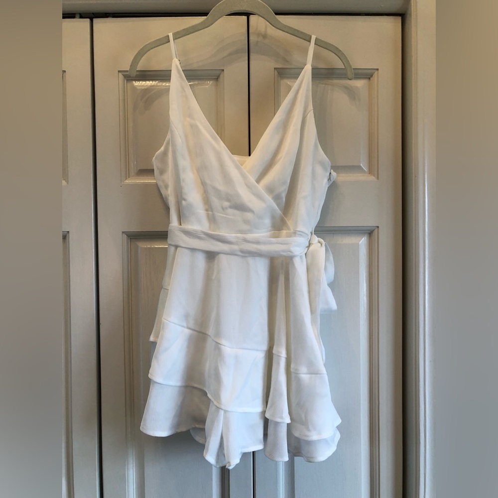 NWT Altar’d State, L, white romper, adjustable straps & built in white shorts